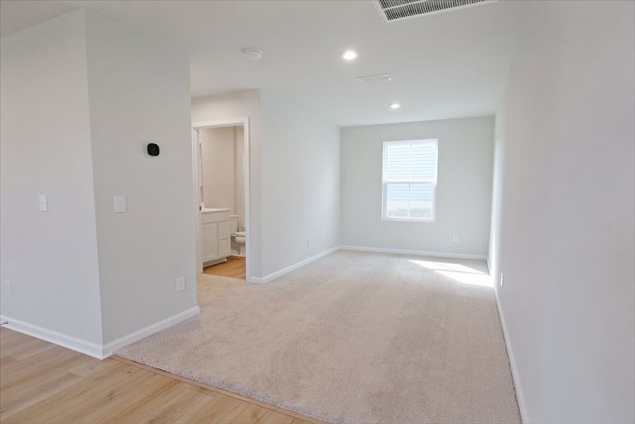 Spacious, unfurnished interior of a new home in Everly 2-Story, Spartanburg (Image 9).