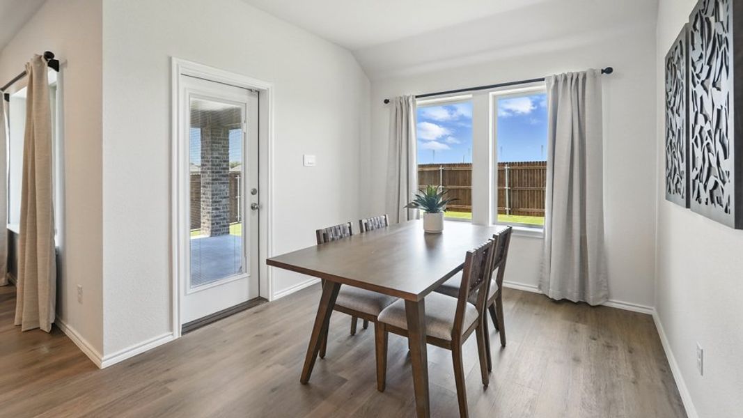 Furnished interior view inside a new home in Saddlebrook, Waxahachie (Image 9).