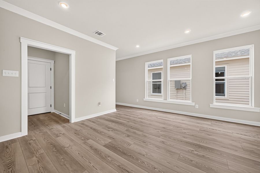 Spacious, unfurnished interior of a new home in Aldeana, Bonney (Image 20).