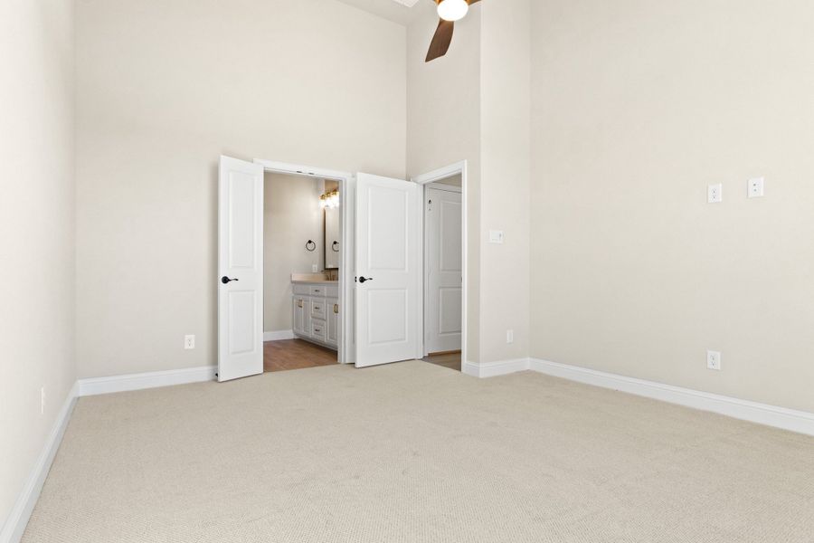 Spacious, unfurnished interior of a new home in Cottonwood Creek, Rowlett (Image 37). Spacious, unfurnished interior of a new home in Cottonwood Creek, Rowlett (Image 37).
