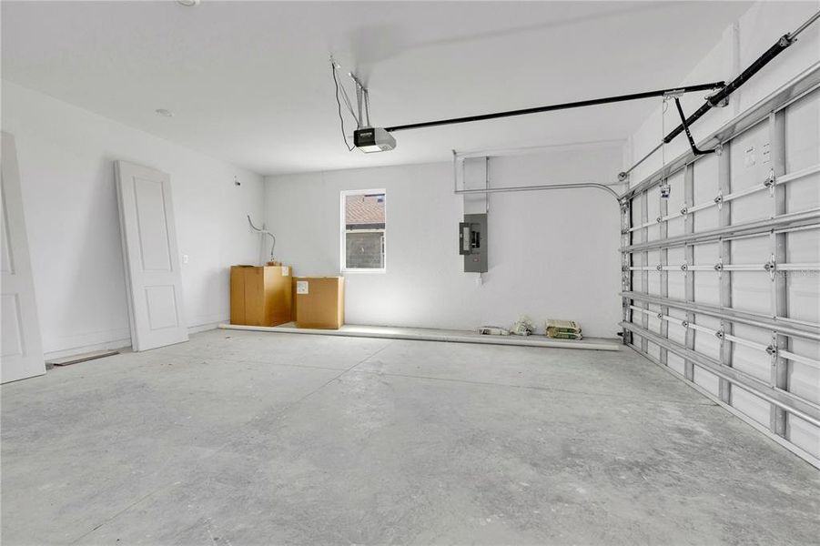 Spacious, unfurnished interior of a new home in , Englewood (Image 14).