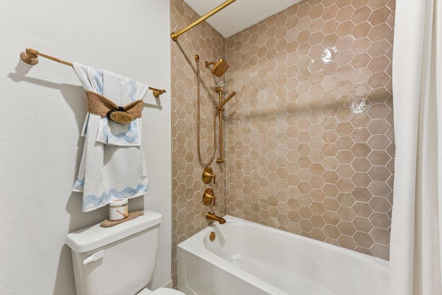 Image 38 of a home in Provence 70s.