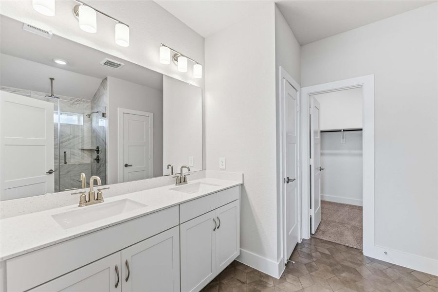 Furnished interior view inside a new home in Laurel Landing, Alvin (Image 8).