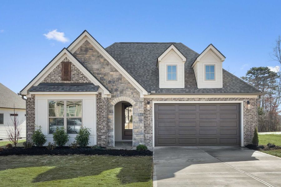 Representative exterior photo of a completed home built from the The Hunter by Greentech Homes LLC in Storyvale, Hixson, TN (Image 17).