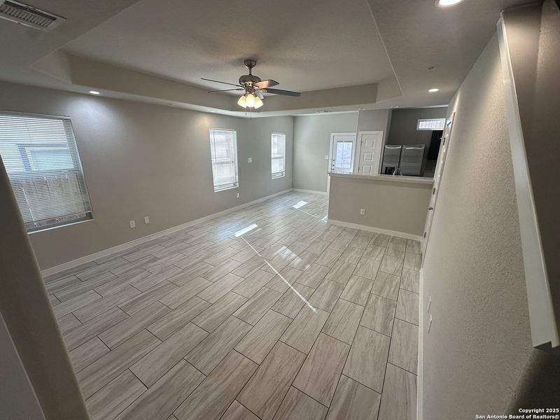 Spacious, unfurnished interior of a new home in , San Antonio (Image 15).