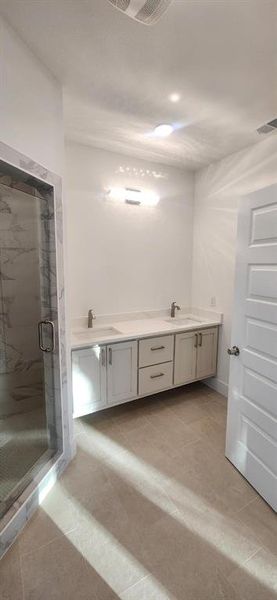 Spacious, unfurnished interior of a new home in , Mesquite (Image 4).