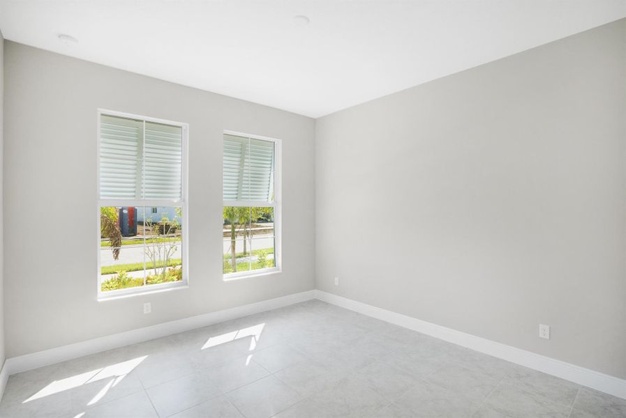 Spacious, unfurnished interior of a new home in Lake Park at Tradition, Port St. Lucie (Image 19).