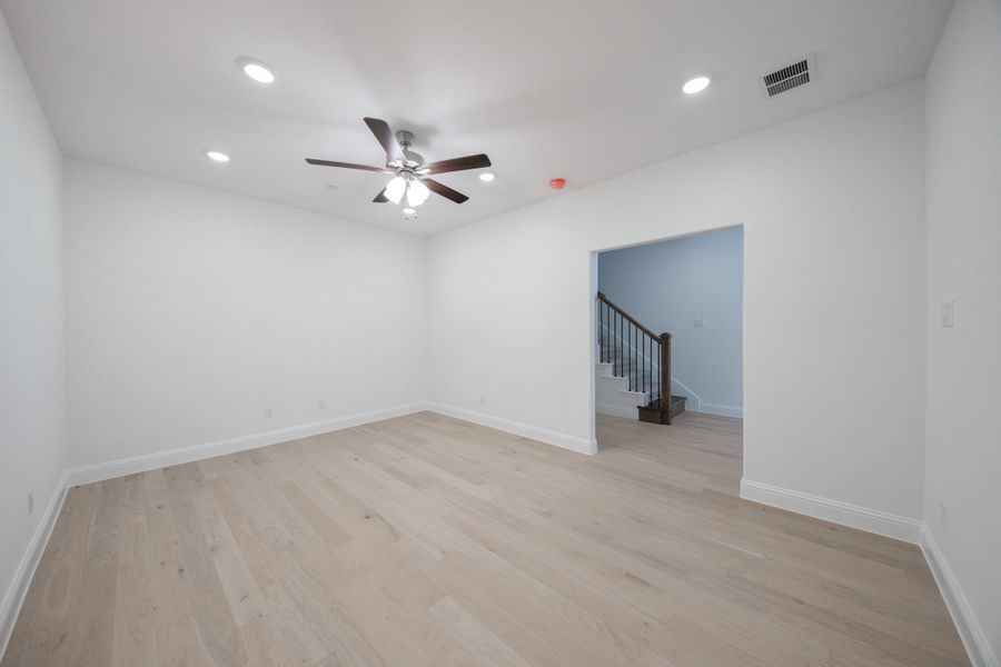 Spacious, unfurnished interior of a new home in Bayside, Rowlett (Image 18).