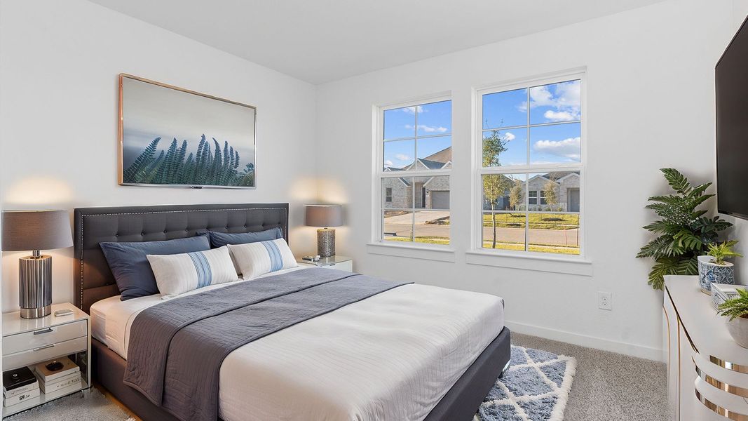 Representative furnished interior of a home built from the Huntsville by D.R. Horton in Marlow Lake, Texas City (Image 12).