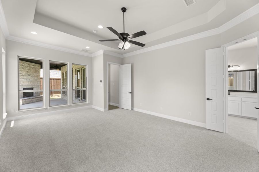 Representative unfurnished interior of a home built from the Stirling by Windsor Homes in Estates at Rockhill, Frisco (Image 24).