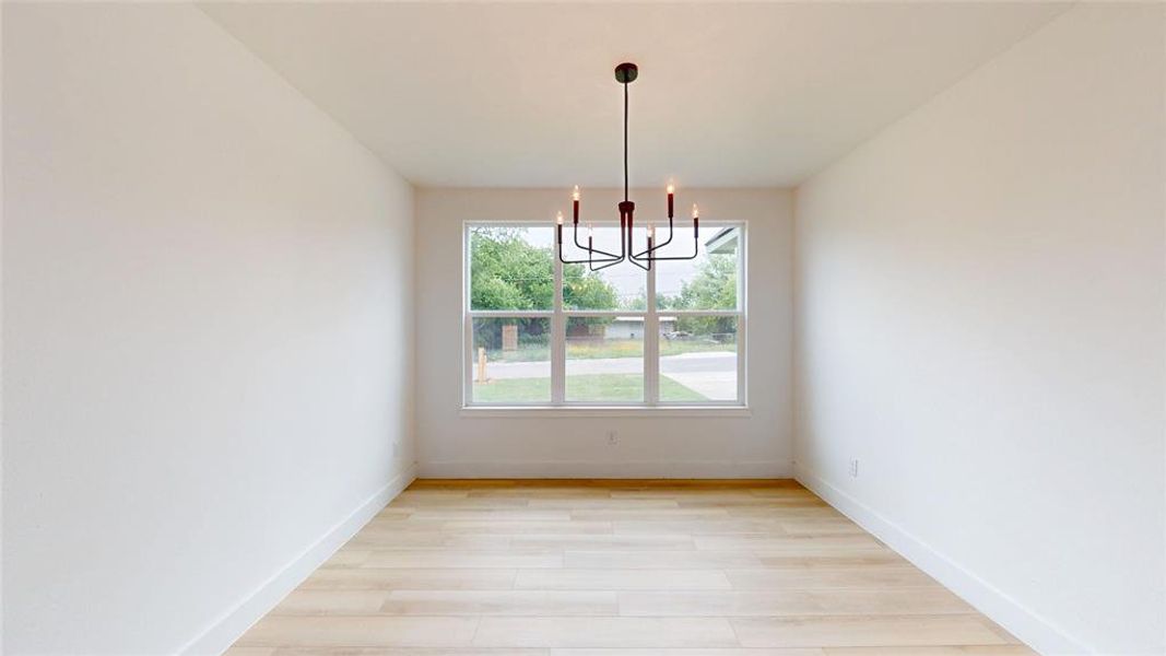 Spacious, unfurnished interior of a new home in , Weatherford (Image 29).
