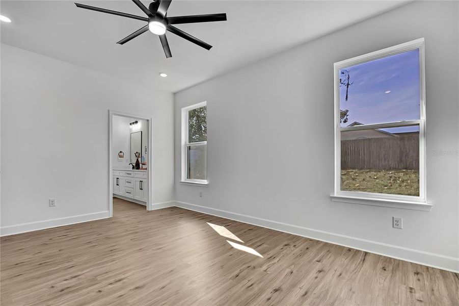 Spacious, unfurnished interior of a new home in , Spring Hill (Image 21).