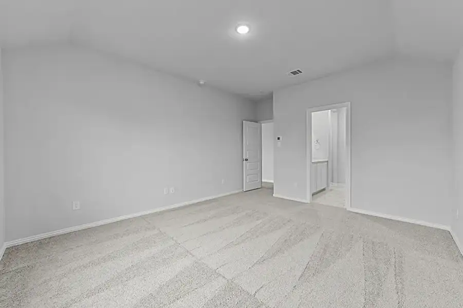 Spacious, unfurnished interior of a new home in Rolling Ridge, Van Alstyne (Image 24).