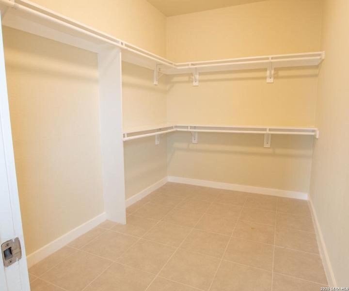 Spacious, unfurnished interior of a new home in , New Braunfels (Image 16).