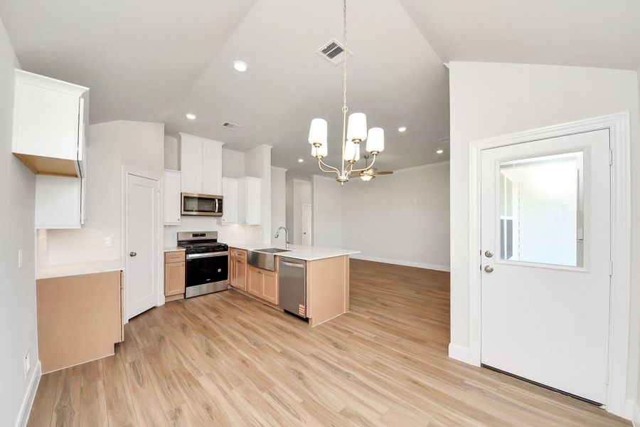 Furnished interior view inside a new home in Grand Oaks Reserve, Cleveland (Image 8). Furnished interior view inside a new home in Grand Oaks Reserve, Cleveland (Image 8).