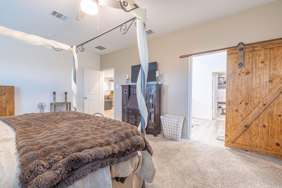 Furnished interior view inside a new home in River Ranch Meadows, Dayton (Image 34). Furnished interior view inside a new home in River Ranch Meadows, Dayton (Image 34).