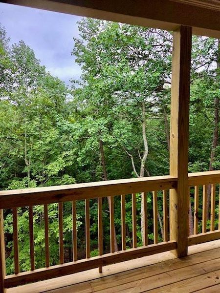 Spacious, unfurnished interior of a new home in , Waleska (Image 7).