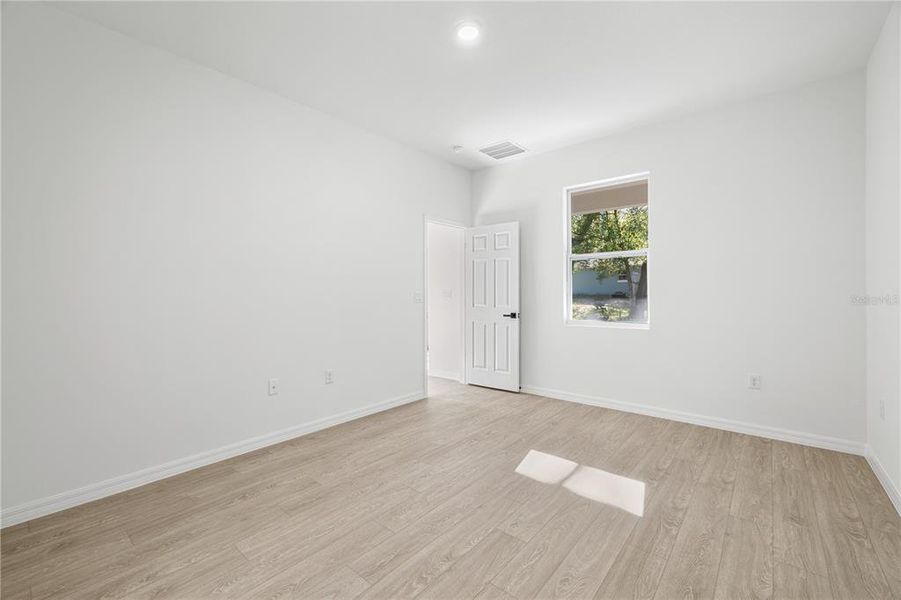 Spacious, unfurnished interior of a new home in , Poinciana (Image 23).