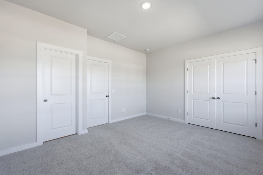 Spacious, unfurnished interior of a new home in , Summerville (Image 50).
