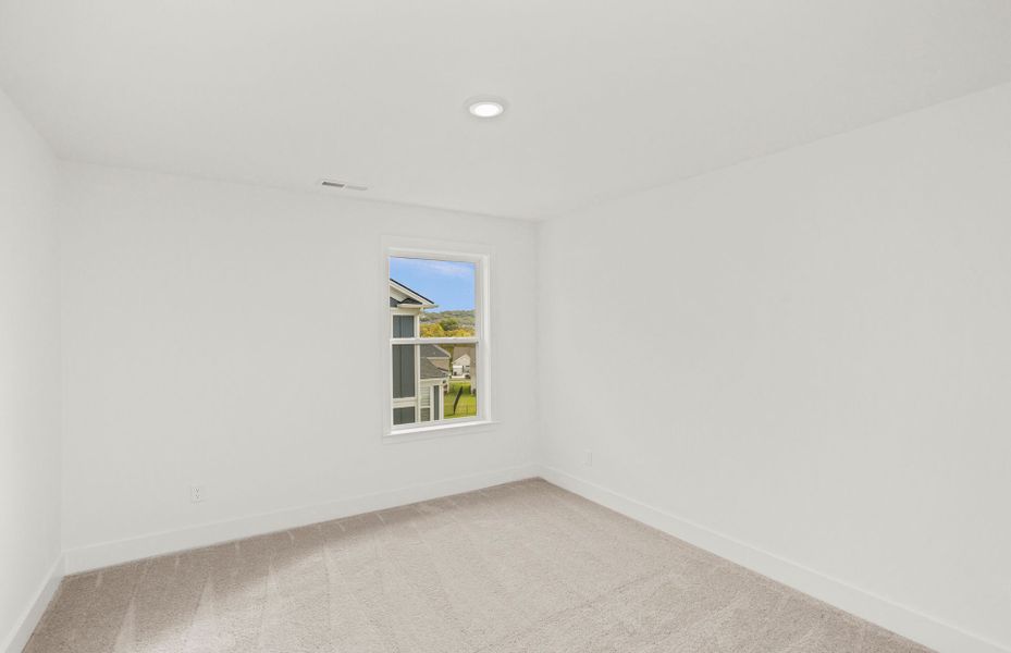 Spacious, unfurnished interior of a new home in Durham Farms, Hendersonville (Image 43).