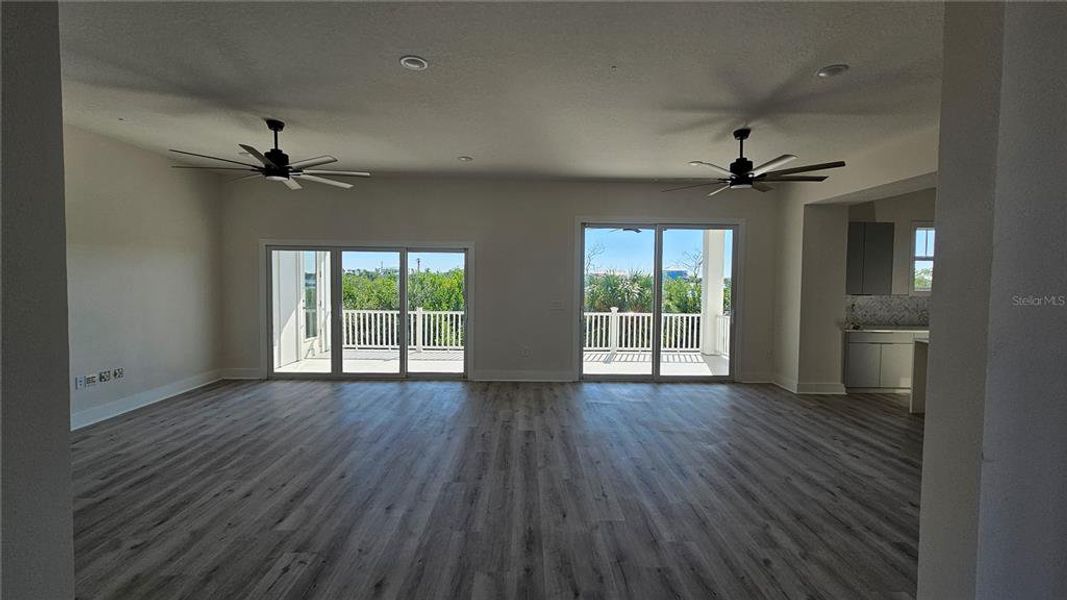 Spacious, unfurnished interior of a new home in , Englewood (Image 20).
