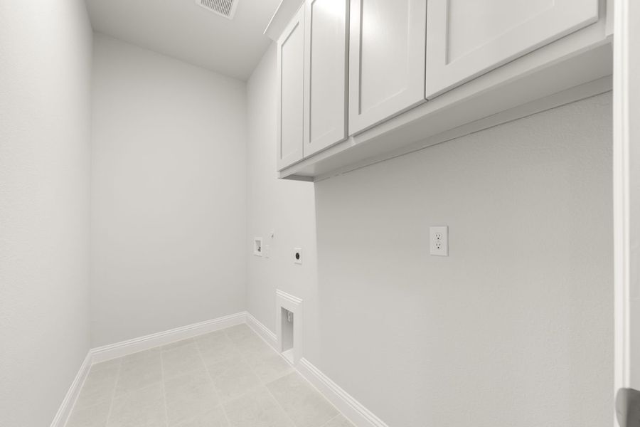 Representative unfurnished interior of a home built from the Jordan by Windsor Homes in Nelson Lake Estates, Rockwall (Image 28).