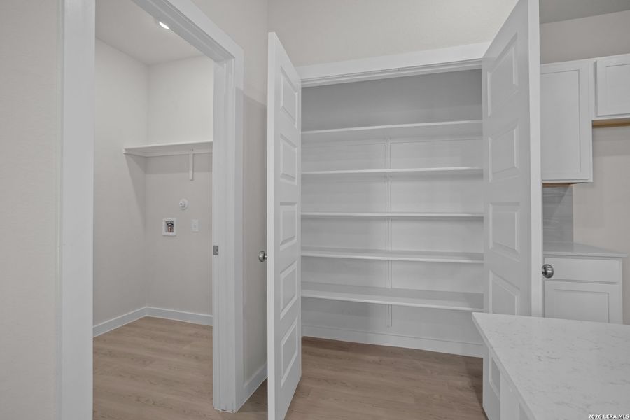 Spacious, unfurnished interior of a new home in Mesa Vista, San Antonio (Image 27).