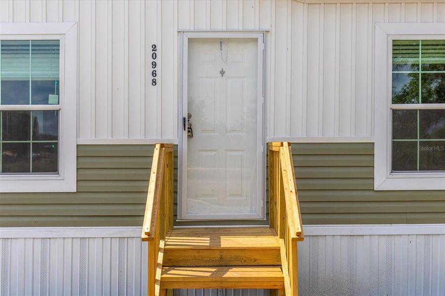 Exterior details and patio area of a home in , Okeechobee (Image 19).