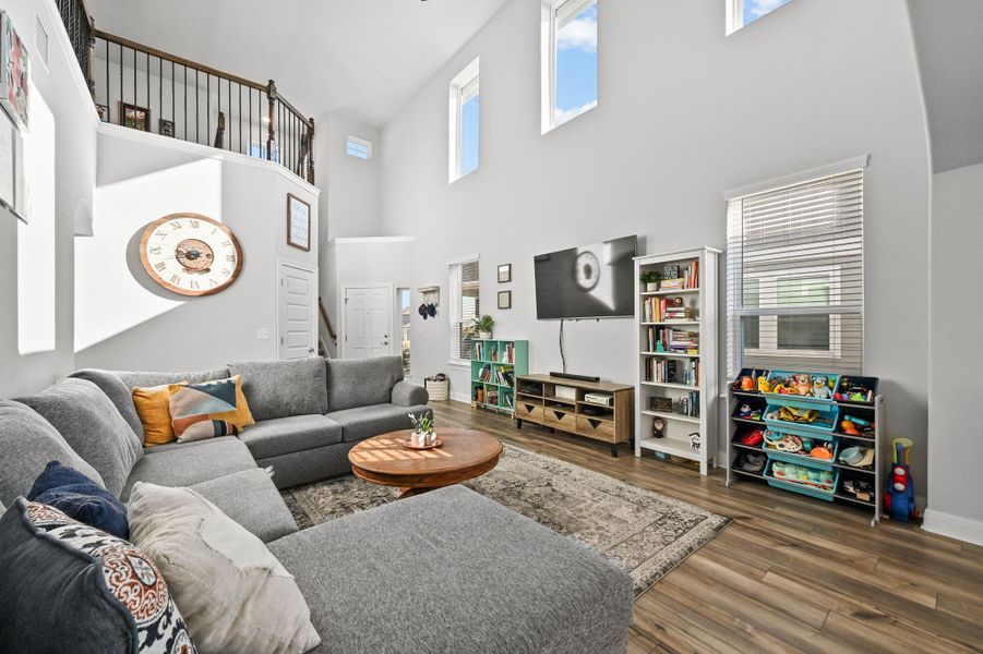 Furnished interior view inside a new home in Porter Country, Buda (Image 4).