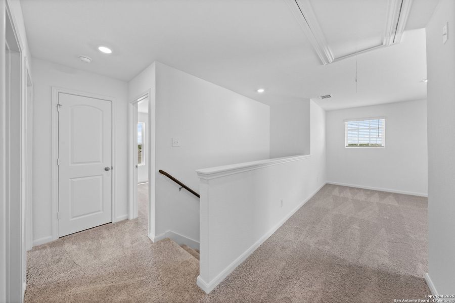 Spacious, unfurnished interior of a new home in Blue Wing, San Antonio (Image 12). Spacious, unfurnished interior of a new home in Blue Wing, San Antonio (Image 12).
