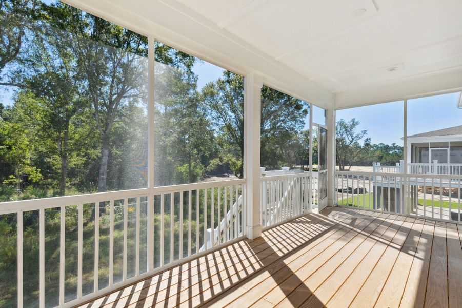 Spacious screened deck