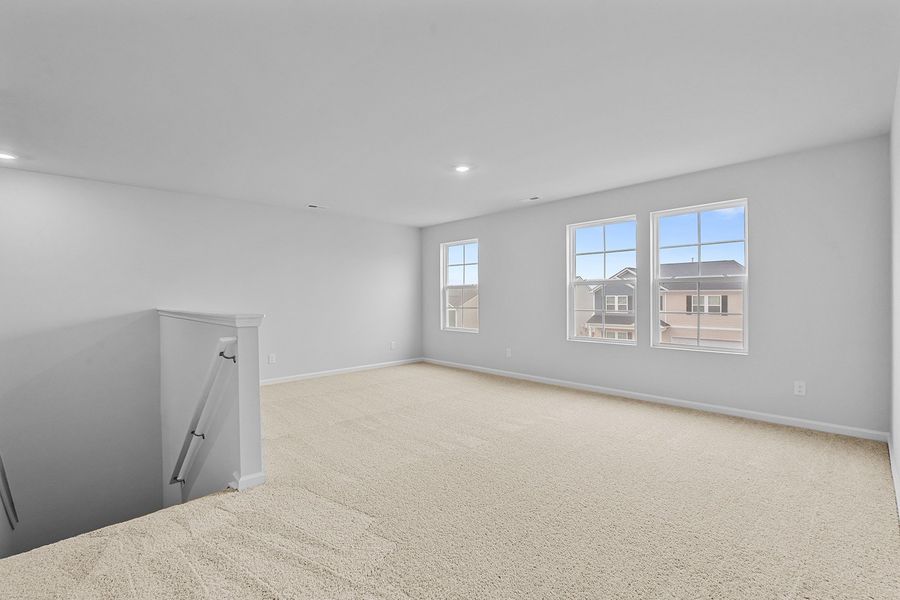 Spacious, unfurnished interior of a new home in Hanes Lake, Winston-Salem (Image 32).