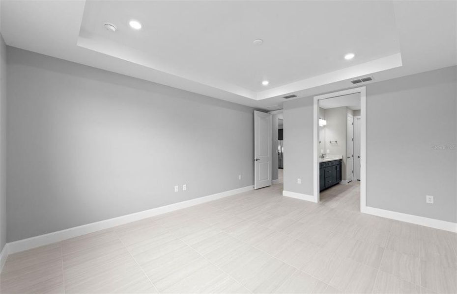Spacious, unfurnished interior of a new home in Shores at Stillwater, Englewood (Image 30).