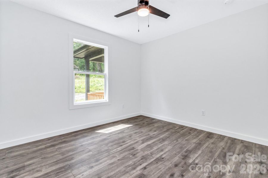 Spacious, unfurnished interior of a new home in , Marion (Image 34).