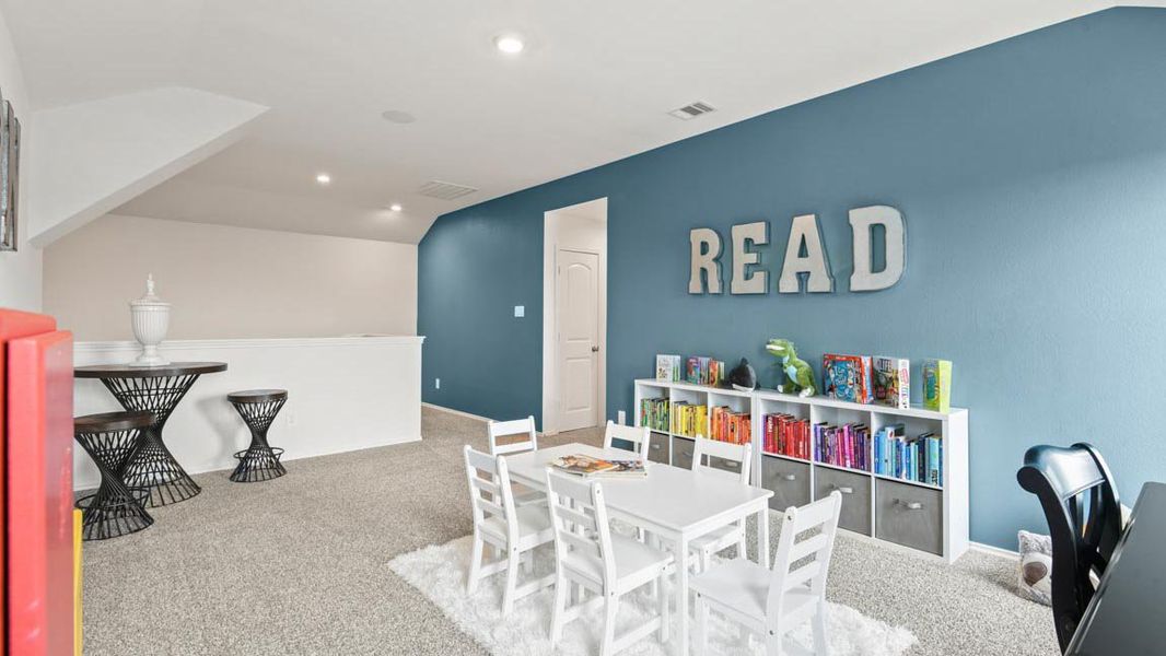 Furnished interior view inside a new home in Lake Conroe Cove, Willis (Image 31).