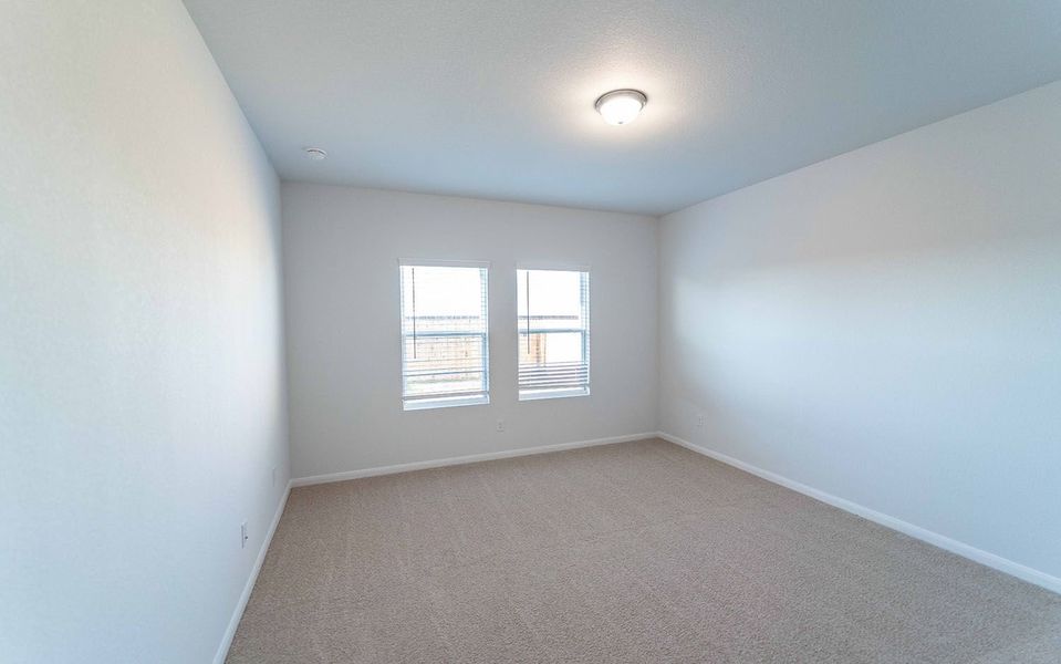 Spacious, unfurnished interior of a new home in Sunset Oaks, Maxwell (Image 12).