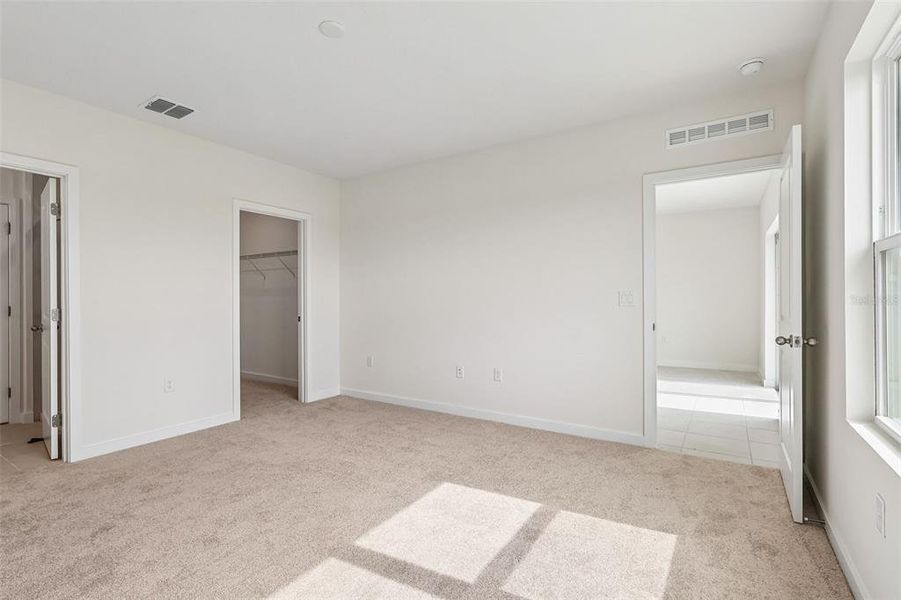 Spacious, unfurnished interior of a new home in Liberty Trace, Haines City (Image 16).