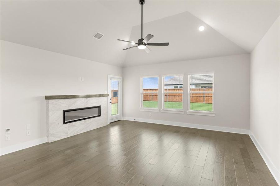 13. 2374 Bell - Family (2) 13. 2374 Bell - Family (2)