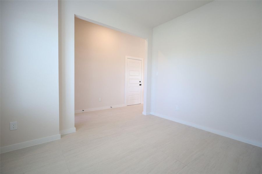 Gorgeous open floor plan with lots of natural light, open kitchen and living concept.