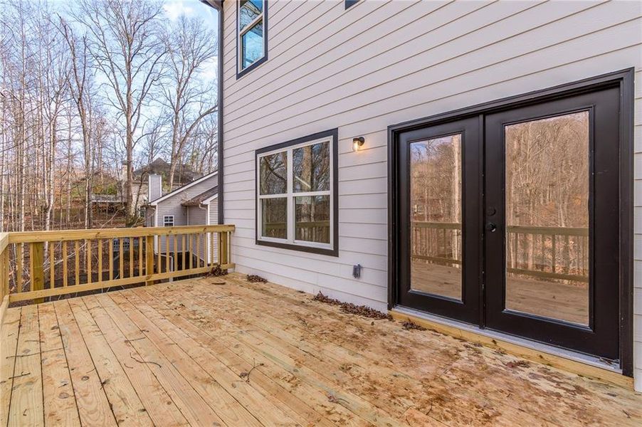 Exterior details and patio area of a home in , Gainesville (Image 4).
