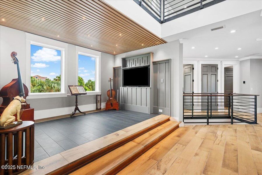 Image 36 of a home in .