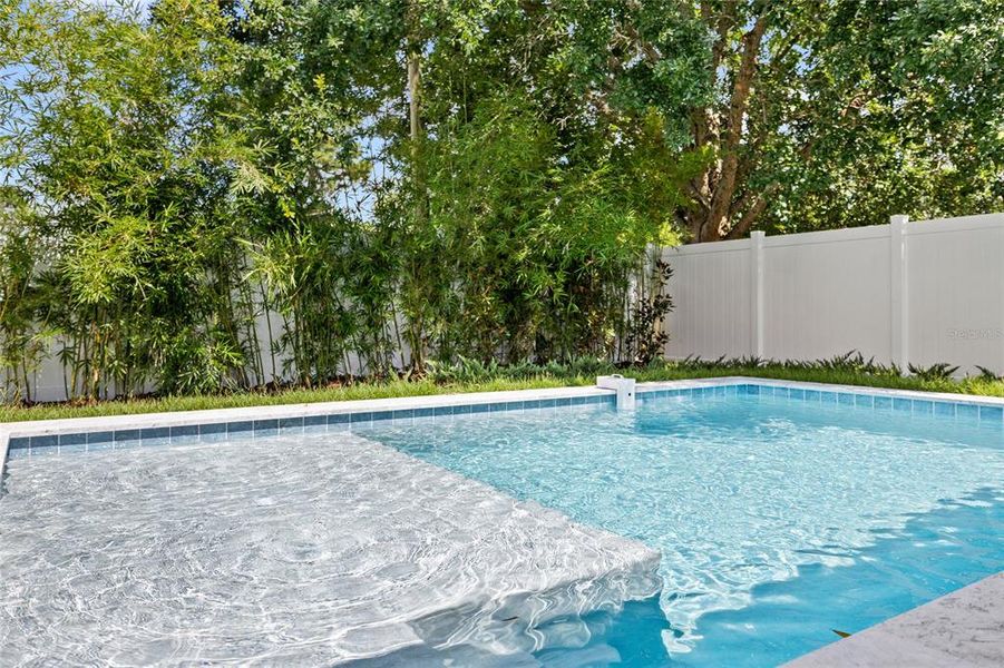Exterior details and patio area of a home in , Orlando (Image 36).