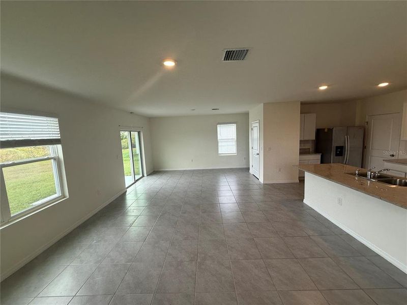 Spacious, unfurnished interior of a new home in Westgate at Avalon Park, Wesley Chapel (Image 12).