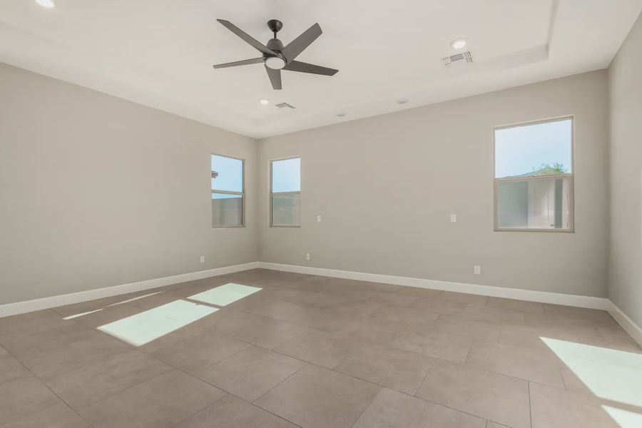 Spacious, unfurnished interior of a new home in Bellero Estates, Queen Creek (Image 29).