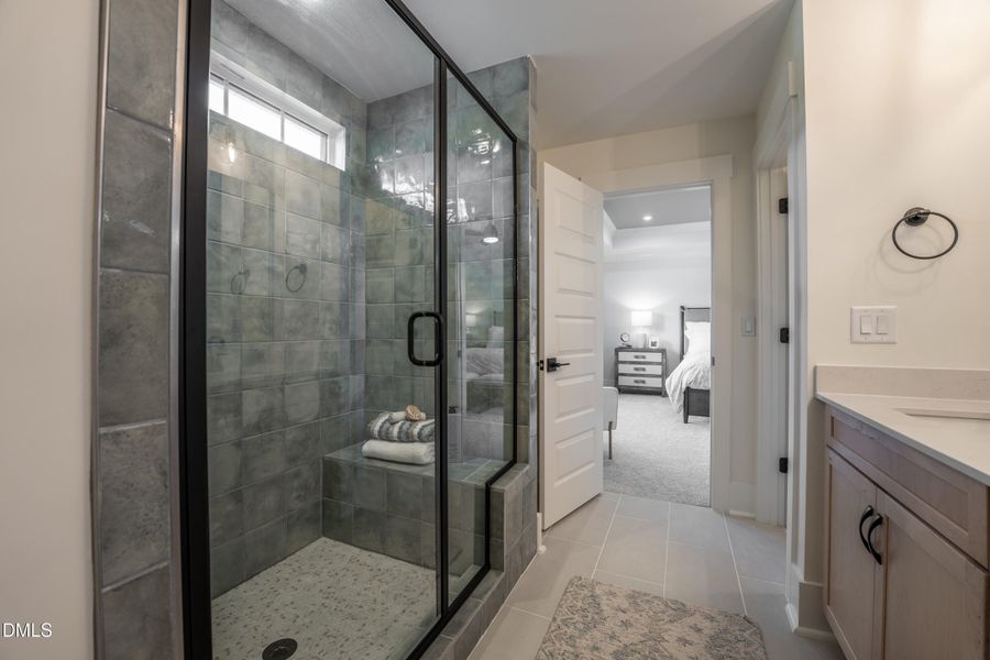 35 HHHunt Homes - Chatham- Primary Bathr