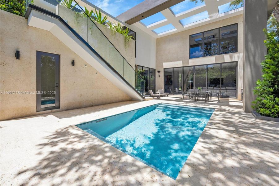 Image 38 of a home in .