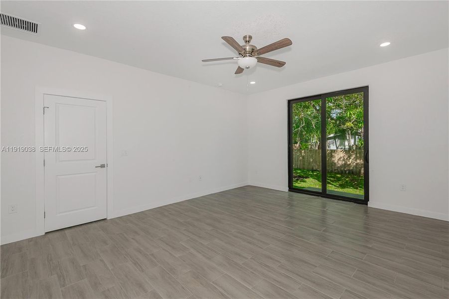 Spacious, unfurnished interior of a new home in , Oakland Park (Image 25). Spacious, unfurnished interior of a new home in , Oakland Park (Image 25).