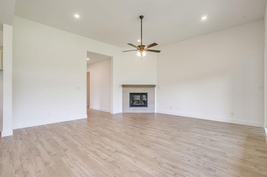 Spacious, unfurnished interior of a new home in Talon Hills, Fort Worth (Image 35). Spacious, unfurnished interior of a new home in Talon Hills, Fort Worth (Image 35).