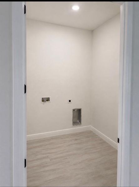 Spacious, unfurnished interior of a new home in , Palm Bay (Image 13).
