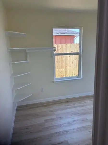 Spacious, unfurnished interior of a new home in , Itasca (Image 10).